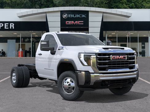 New 2026 GMC Sierra 3500 Pro w/ Convenience Package AWD/4WD image 7