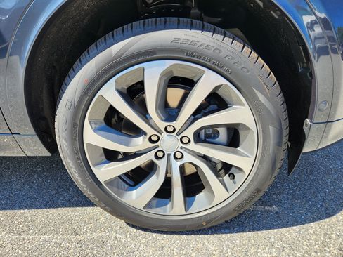 New 2025 Land Rover Discovery Sport S image 7