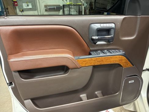 Used 2015 Chevrolet Silverado 1500 High Country w/ High Country Premium Package image 5