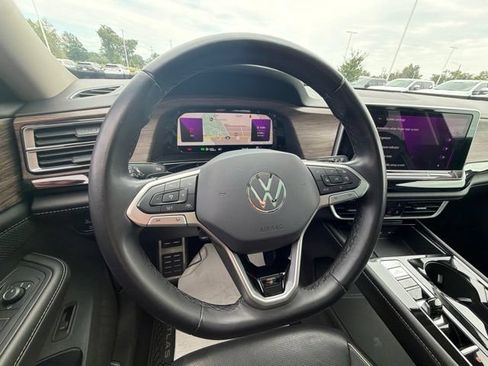 Used 2024 Volkswagen Atlas SEL Premium R-Line AWD/4WD image 18