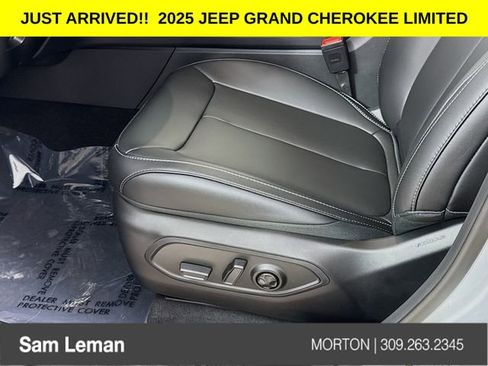 New 2025 Jeep Grand Cherokee Limited w/ Black Appearance Package image 19
