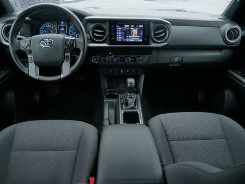 Used 2019 Toyota Tacoma TRD Sport image 10