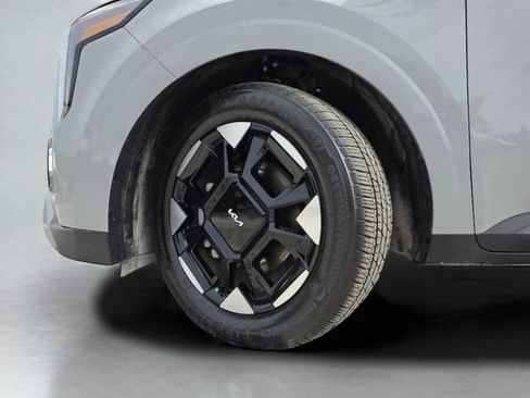 Used 2025 Kia Carnival EX FWD image 51