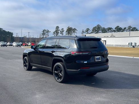 New 2025 Jeep Grand Cherokee L Altitude image 6
