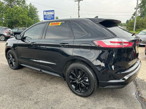 Used 2022 Ford Edge SE w/ Black Appearance Package AWD/4WD image 2