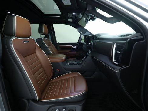 Used 2024 GMC Sierra 2500 Denali Ultimate image 16