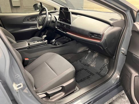 Used 2023 Toyota Prius Prime SE image 8