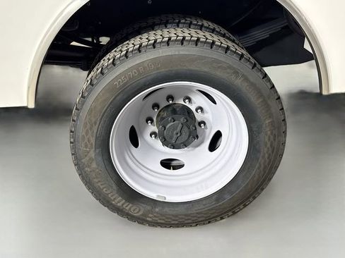 New 2025 Ford F450 XL AWD/4WD image 24