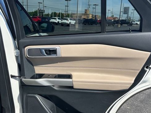 Used 2021 Ford Explorer XLT w/ Equipment Group 202A AWD/4WD image 57