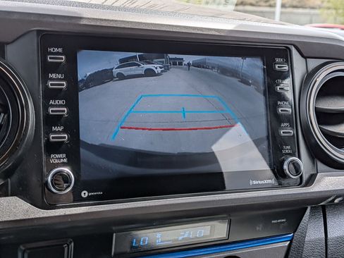 Used 2021 Toyota Tacoma TRD Off-Road w/ Technology Package image 18