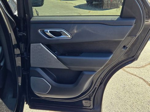 Used 2018 Land Rover Range Rover Velar R-Dynamic SE image 8