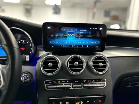 Used 2020 Mercedes-Benz GLC 300 4MATIC image 22