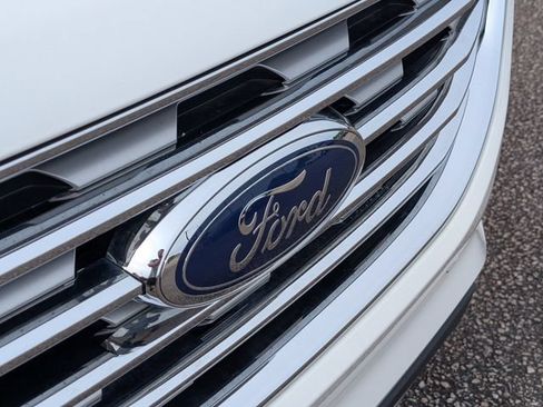 Used 2022 Ford Edge Titanium AWD/4WD image 16