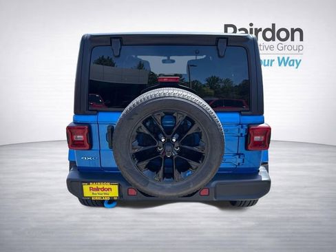Used 2023 Jeep Wrangler Unlimited Sahara w/ Cold Weather Group AWD/4WD image 6