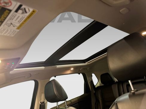 Used 2023 Nissan Rogue SV w/ SV Premium B Package image 6