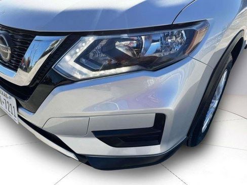 Used 2018 Nissan Rogue SV FWD image 12