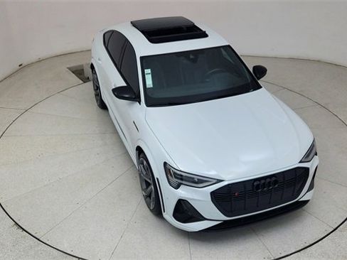 Used 2023 Audi e-tron S Prestige w/ Prestige Package image 76