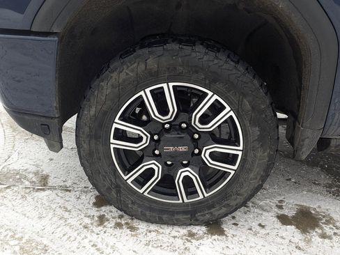 Used 2022 GMC Sierra 2500 AT4 w/ AT4 Preferred Package image 17