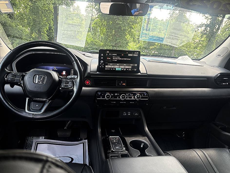 Used 2023 Honda Pilot Elite image 19