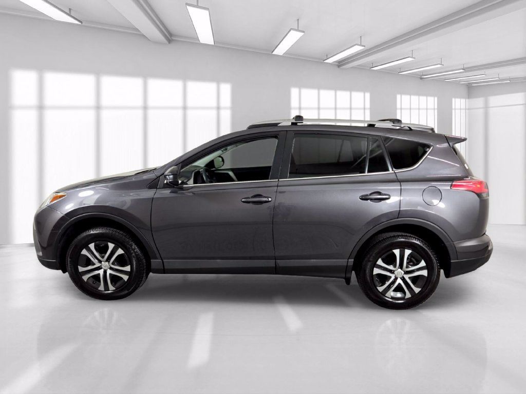 Used 2018 Toyota RAV4 LE w/ Carpet Mat Package FWD image 4