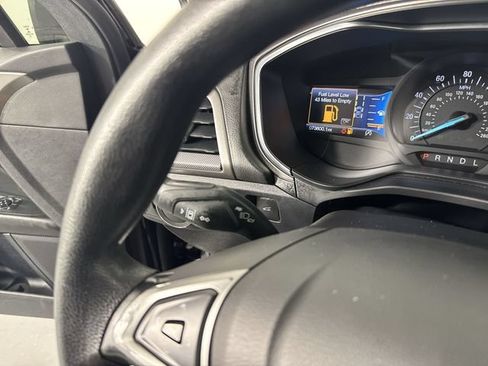 Used 2020 Ford Fusion SE FWD image 14