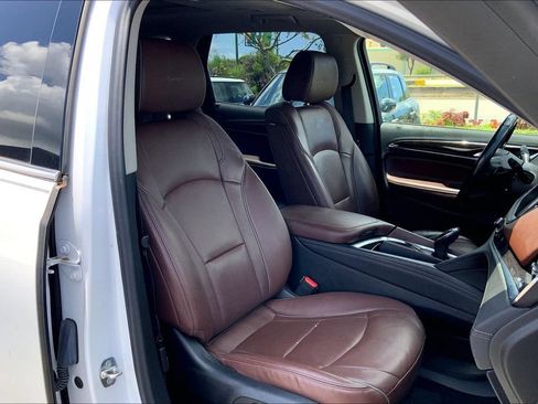 Used 2018 Buick Enclave Avenir w/ Avenir Technology Package FWD image 6