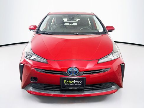 Used 2021 Toyota Prius LE FWD image 2