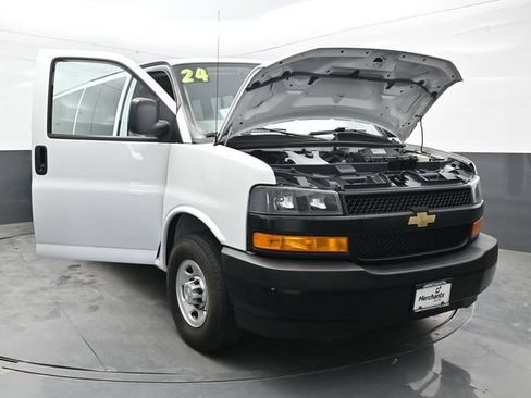 Used 2024 Chevrolet Express 3500 LS RWD image 41