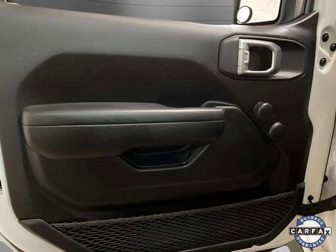 Used 2024 Jeep Wrangler Sport image 13