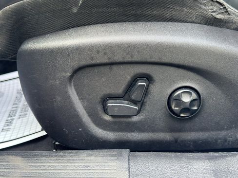 Used 2017 Chrysler 200 Limited Platinum image 14