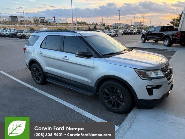 Used 2018 Ford Explorer XLT w/ Equipment Group 202A AWD/4WD image 4
