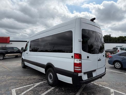 Used 2016 Mercedes-Benz Sprinter 2500 image 5