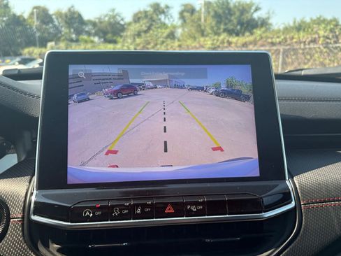 Used 2025 Jeep Compass Trailhawk w/ Trailer Tow Group image 17