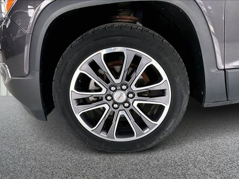 Used 2019 GMC Acadia SLT image 37