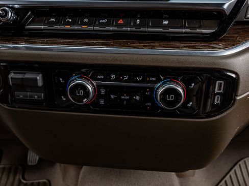 Used 2024 GMC Sierra 1500 SLE w/ Preferred Package image 27