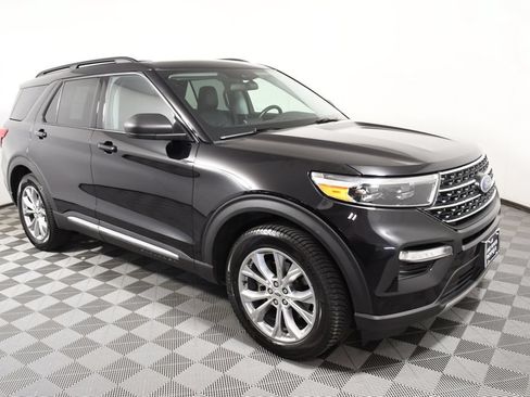 Used 2020 Ford Explorer XLT w/ Equipment Group 202A AWD/4WD image 8