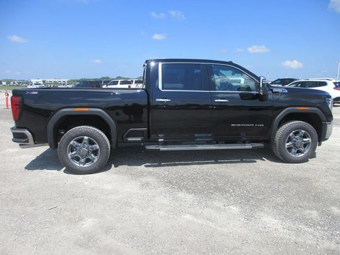 New 2026 GMC Sierra 2500 SLT w/ SLT Premium Package AWD/4WD image 3
