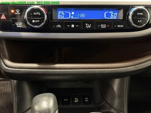 Used 2017 Toyota Highlander XLE AWD/4WD image 28