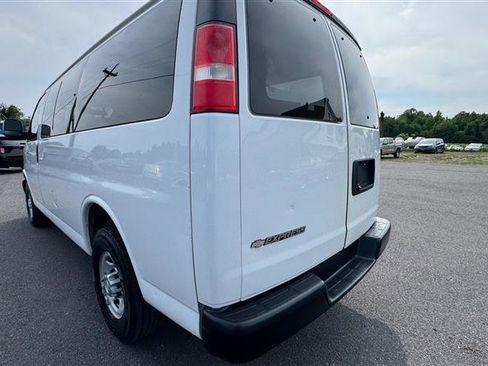 Used 2017 Chevrolet Express 2500 LS RWD image 17