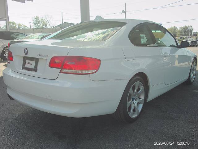 Used 2009 BMW 328i xDrive Coupe AWD/4WD image 3