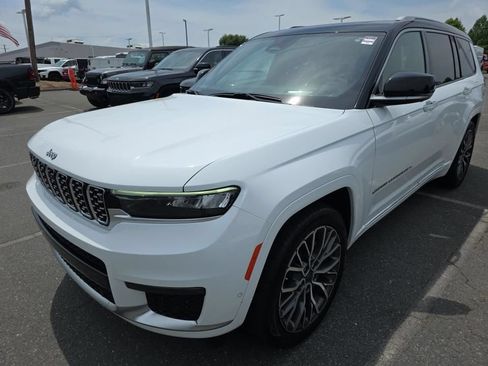 Used 2022 Jeep Grand Cherokee L Summit AWD/4WD image 3