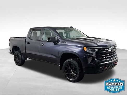 Used 2024 Chevrolet Silverado 1500 LT Trail Boss w/ LPO, Dark Essentials Package AWD/4WD image 2