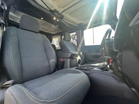 Used 2024 Jeep Wrangler Unlimited w/ Convenience Group image 14