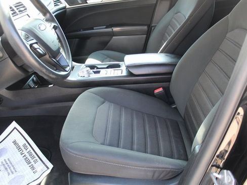 Used 2020 Ford Fusion SE image 8