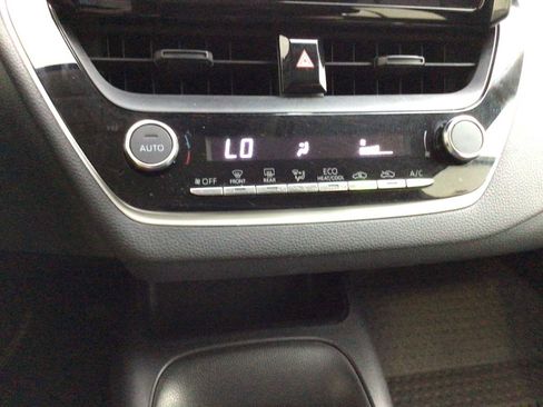 Used 2024 Toyota Corolla LE FWD image 19