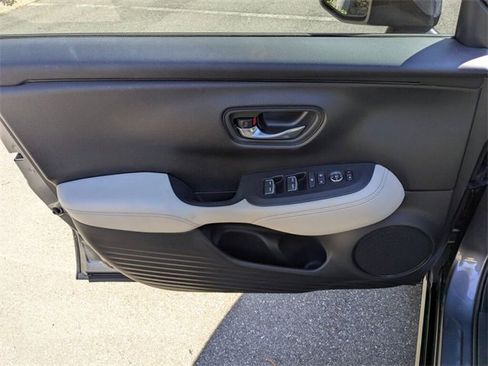 Certified 2024 Honda HR-V EX-L image 30