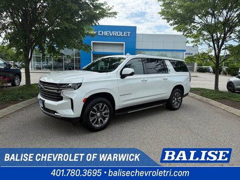Used 2024 Chevrolet Suburban LT w/ LT Signature Plus Package AWD/4WD image 1