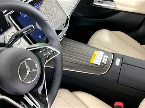 New 2026 Mercedes-Benz E 350 4MATIC Sedan image 8
