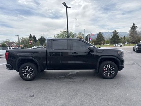 Used 2022 GMC Sierra 1500 AT4 w/ AT4 Premium Package AWD/4WD image 4