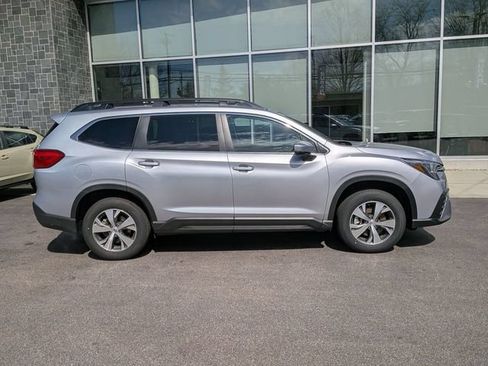 Used 2025 Subaru Ascent Premium AWD/4WD image 2